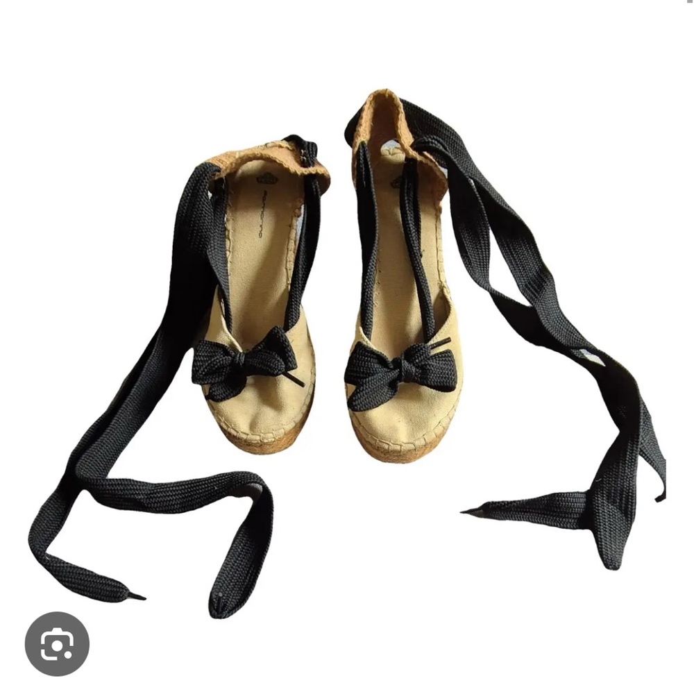 Women's Black and Tan Espadrille Flats